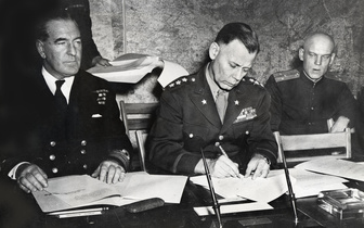 Последняя минута войны: как и кем был подписан первый акт о капитуляции Германии