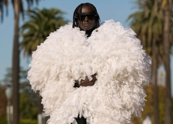 Все стереотипы о Калифорнии и голливудских звездах — на шоу Balenciaga