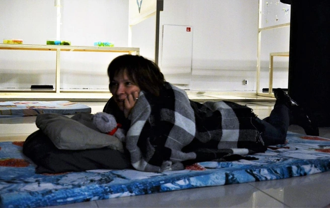 Другие предпочитают отдыхать с любимой игрушкой  | Источник: пресс-служба PERMM