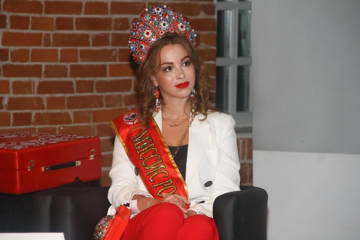 Полина Диброва | www.starhit.ru