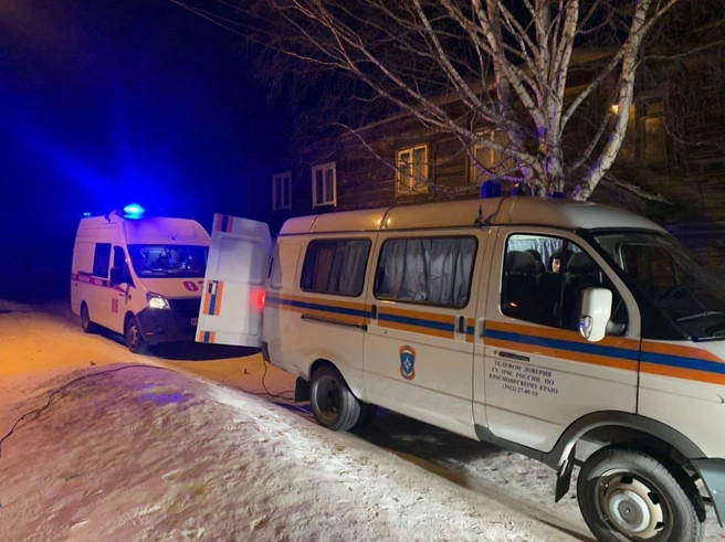 Страшный пожар в бараке произошел вчера утром | Источник: МЧС по Красноярскому краю