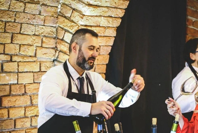 У профессиональных сомелье подача&nbsp;— это сложносоставное шоу | Источник: фото предоставлено героем материала