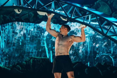 Воронежец Денис Саратов борется за 10 млн в «Титанах»