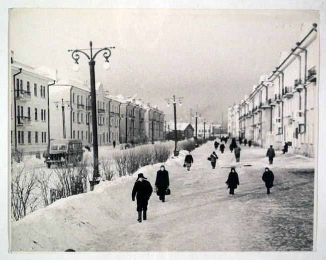 Новые дома на улице Красина, 1956 г. | Источник: Старый Курган / ГАУК Курганский областной краеведческий музей