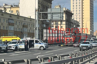 Мотоциклистка погибла в ДТП с грузовиком на ТТК