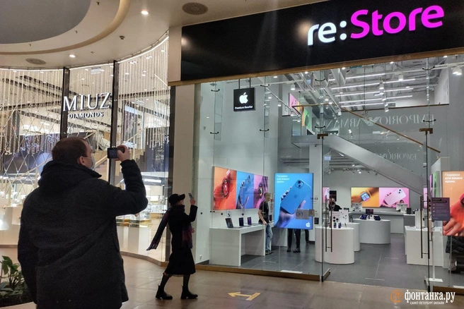 Apple вернулся. Магазины re:Store заработали в Петербурге и других городах | Источник: Михаил Огнев / «Фонтанка.ру»