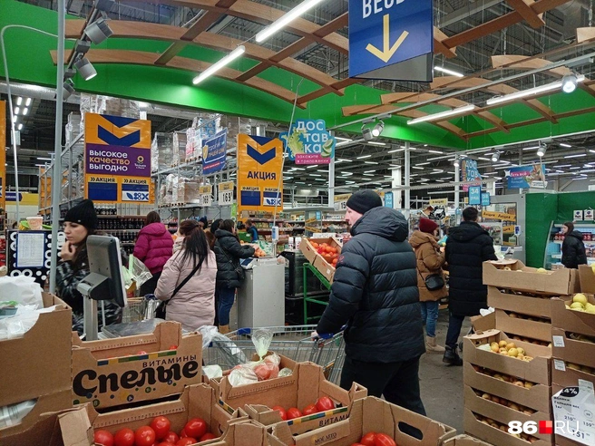 В основном, все закупались овощами, зеленью и фруктами | Источник: Мария Гришкина / 86.RU
