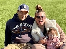 Настя Задорожная впервые показала Россию годовалой дочери: «Саша и я нехило стрессанули»