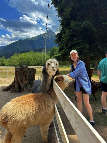 Туристы видели оленей, лам и пони | Источник: из личного архива Евгении