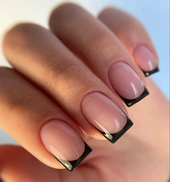 Источник: nailatelier_ekb / Instagram.com (экстремистская организация, деятельность запрещена на территории РФ)