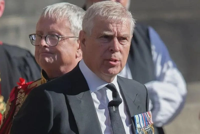 Бывший принц Эндрю хочет стать 'Коммандером' за границей