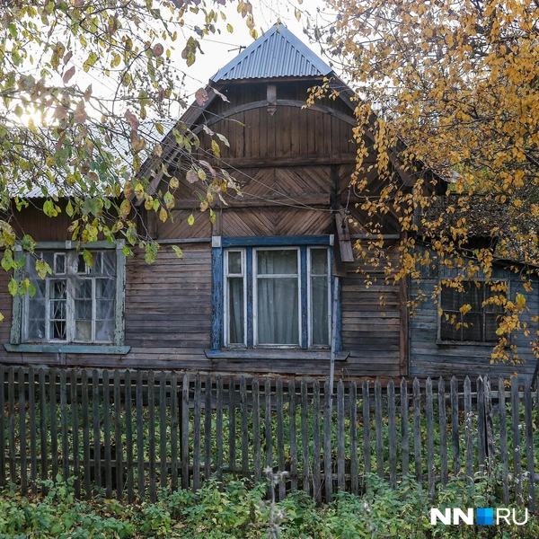 По слов обитателей микрорайона, многие уже не живут в здешних домах, а сдают их в аренду | Источник: Наталья Бурухина / NN.RU