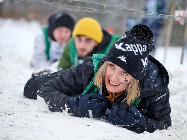 Яркие девушки зимнего забега с препятствиями | maximonline.ru