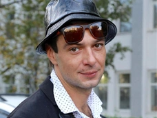 Актер Павел Баршак вышел на связь после избиения