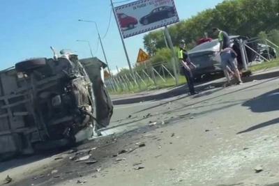Жёсткое ДТП с грузовиком под Новосибирском: видео