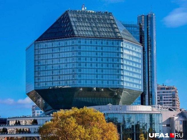 Здание библиотеки внушает трепет | Источник: Булат Салихов / UFA1.RU
