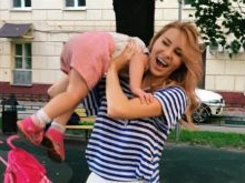 Элина Камирен отдала дочь в элитный детский сад