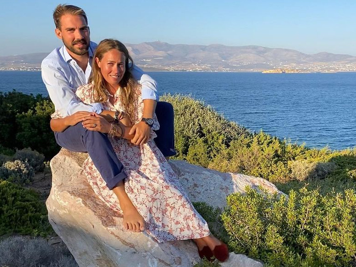 Элегантная невеста и всего два гостя: как прошла свадьба греческого принца Филиппа