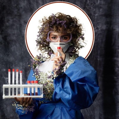 Есть такая профессия: жизни спасать. Хроника COVID-19 в историях женщин-медиков