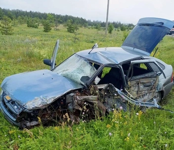 Удар пришелся в левую часть автомобиля | Источник: ГКУ Самарской области «Центр по делам ГО, ПБ и ЧС»
