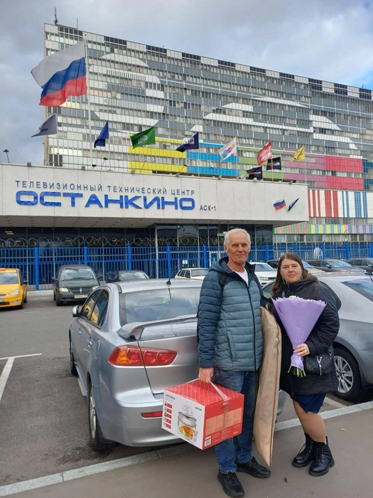В подарок ей достались аэрогриль и забавная кружка | Источник: Ольга Мачина