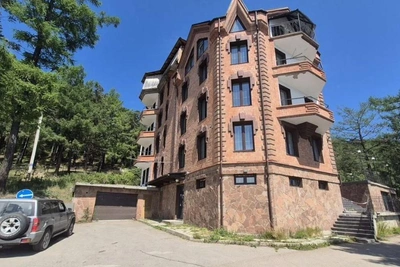 В Листвянке продают гостиницу со смотровой площадкой на Байкал