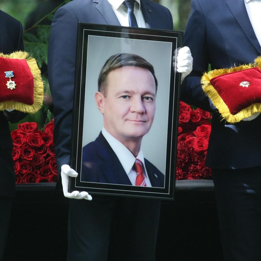 Стоит десятки миллионов: на могиле экс-министра транспорта РФ Романа Старовойта идет создание мемориального комплекса