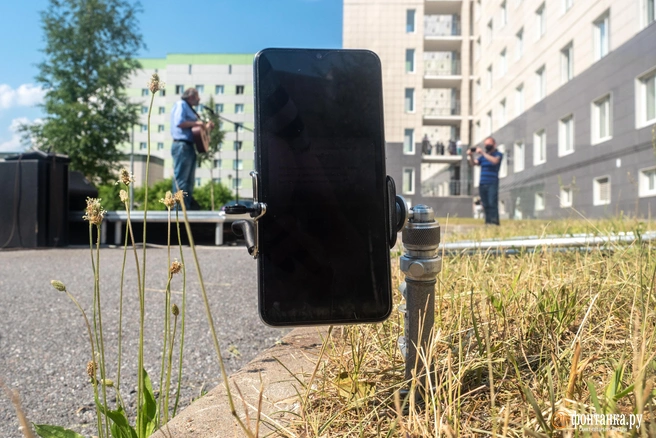 На некоторых современных недорогих гаджетах вредоносные ПО вшиты еще до их попадания на прилавки | Источник: Михаил Огнев / FONTANKA.RU