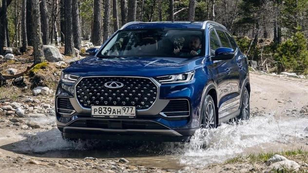 Три мотора и 6 литров на сотню: экономичный тест Chery Tiggo 8 Pro E+