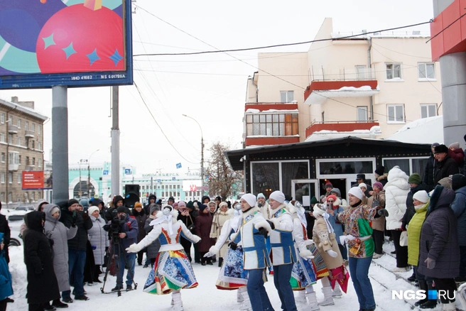 Лучшие моменты фестиваля бдительно фиксировали и работники новосибирского телевидения | Источник: Андрей Бортко / NGS.RU