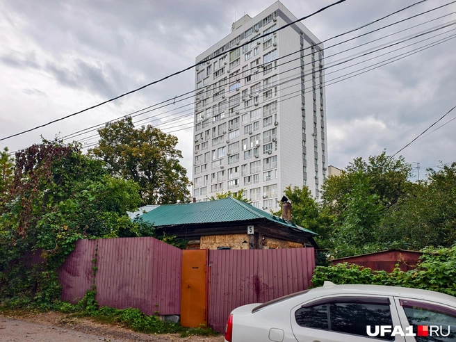 Контрасты на каждом углу | Источник: Булат Салихов / UFA1.RU