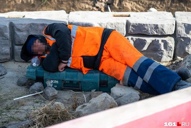 По контракту реконструкцию должны завершить в декабре 2025 | Источник: Евгений Вдовин / 161.RU