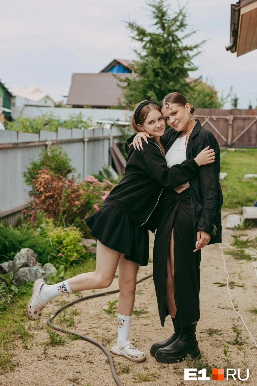 Семья сроднилась с Дашей | Источник: Ivanova_mat_ / Instagram.com (соцсеть запрещена на территории РФ)