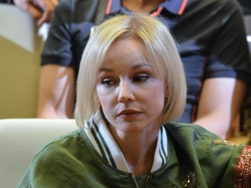 Зудина на похоронах Мирошниченко: «Ирина Петровна, передайте моему мужу, что я и дети очень любим его!»