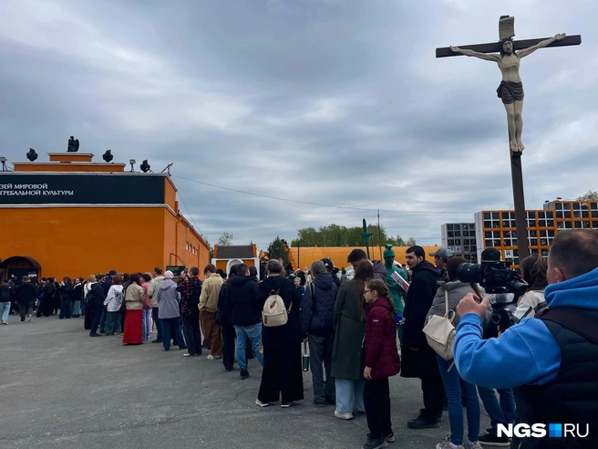 И вот так у каждого павильона  | Источник: Алёна Золотухина / NGS.RU 
