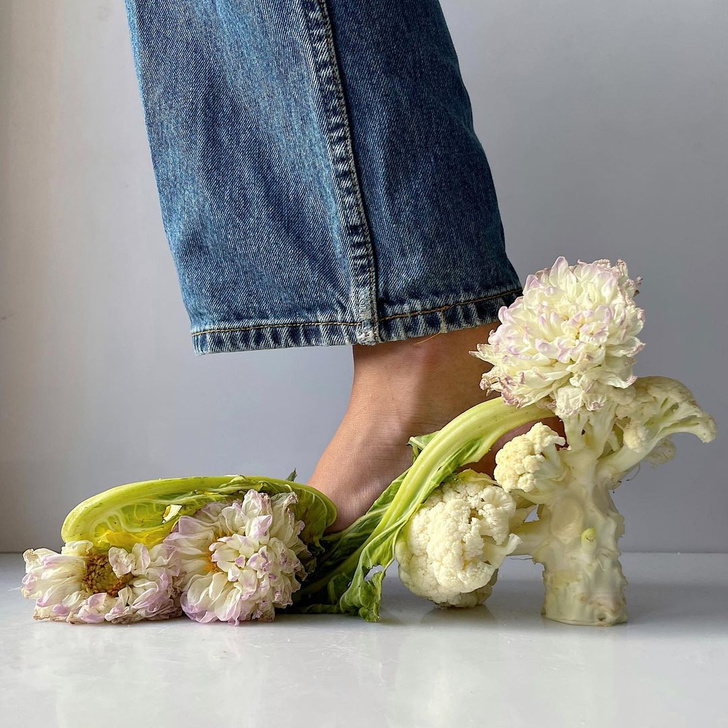 Фото №7 - Инстаграм недели: странные и прекрасные туфли из цветов, ягод, овощей и других неочевидных материалов