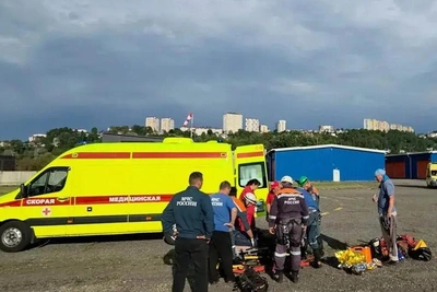 Спасатели выручили отца и сына с Фишта