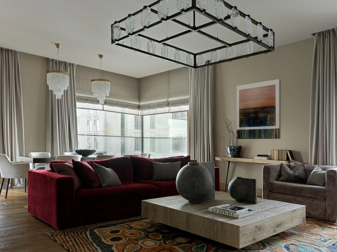 Гостиная. Мебель, JNL и PH Сollection. Ковер, «Декораторское ателье Марка Патлиса». Люстра, Fresh glass. | Источник: Cергей Красюк. Стиль: Татьяна Гедике