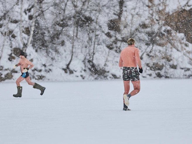Бег помогает подготовить организм к холодовому воздействию | Источник: Александр Ощепков / NGS.RU