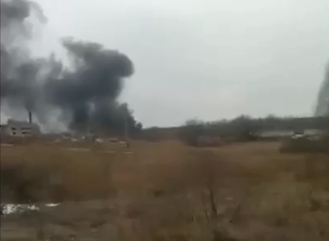 В Рязани на территории предприятия горят покрышки (видео) | ya62.ru