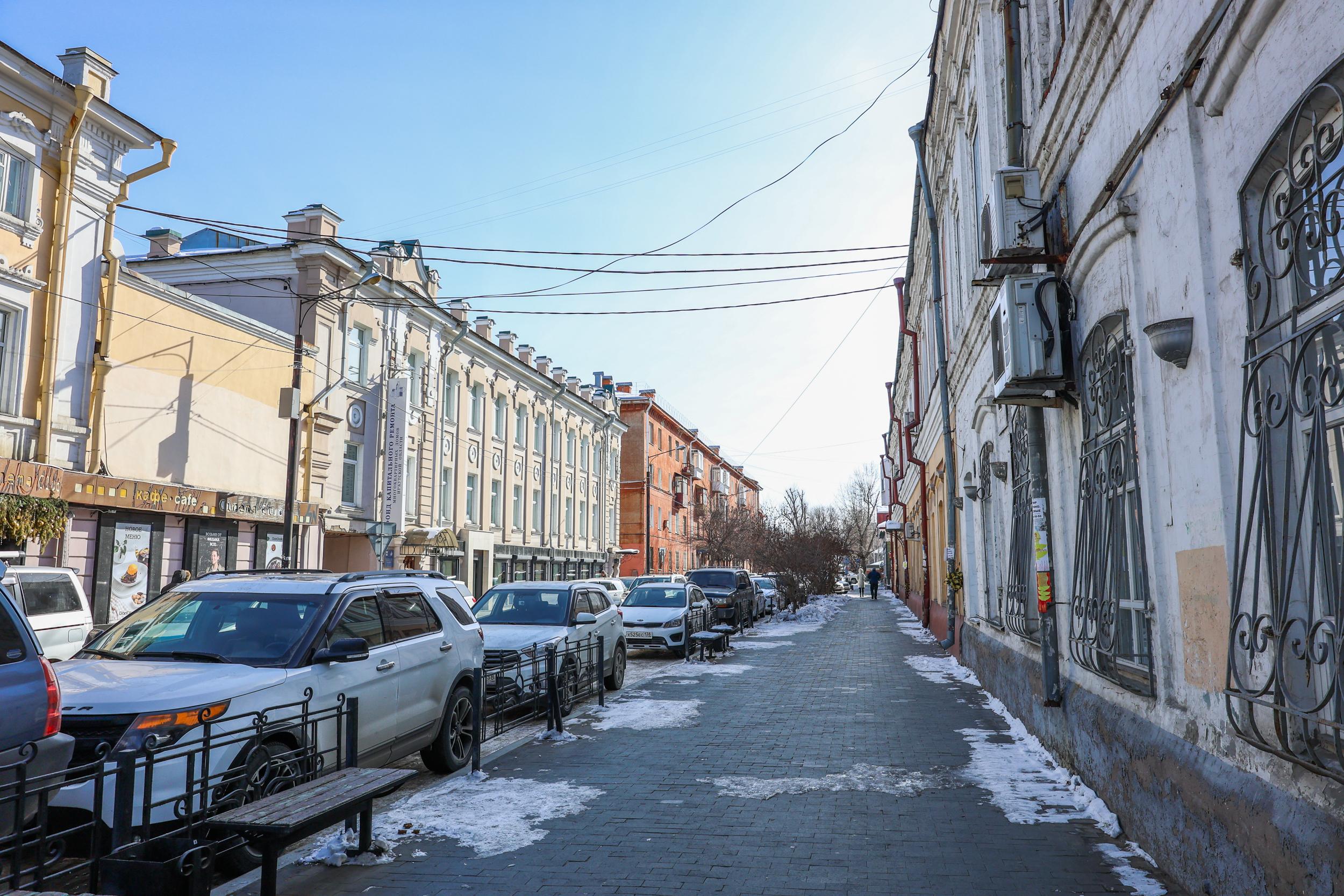 Что творится на запаркованной улице Грязнова в центре Иркутска: новая серия  «Непарадного Иркутска» - 3 марта 2024 - ИРСИТИ.ру