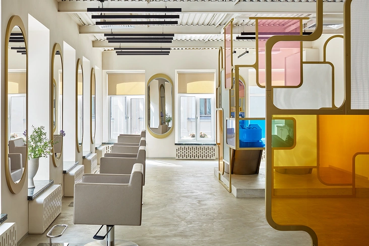 Сертификат в пространство Hidden BeautyСертификат в Hidden Beauty — лаконичный способ подарить человеку день красоты в премиальном пространстве. За один визит можно сделать укладку, макияж, маникюр, педикюр и уходы, а особенная атмосфера салона с арт-акцентом превращает это в еще более приятное событие.