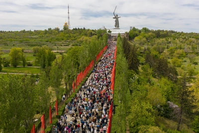 Психиатр объяснил приступы паники в толпе