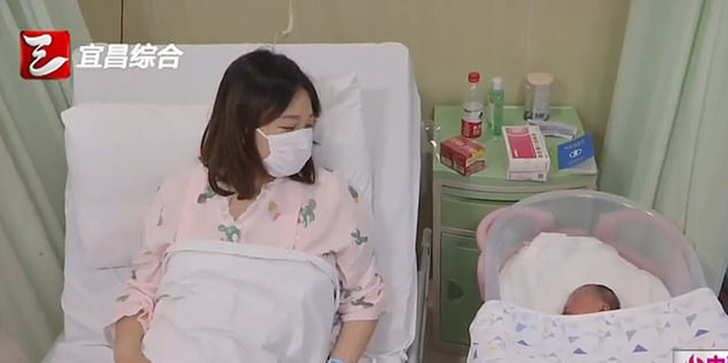 Фото №3 - В Китае женщина родила здорового ребенка, вокруг шеи которого пуповина обвилась 6 раз