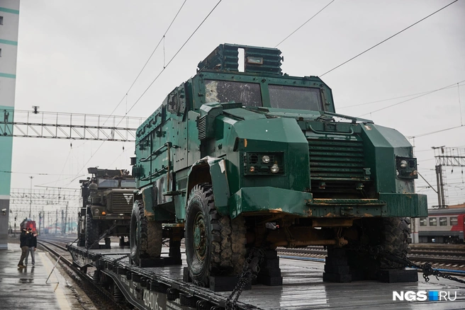 Образцов военной техники привезли достаточно много | Источник: Александр Ощепков / NGS.RU