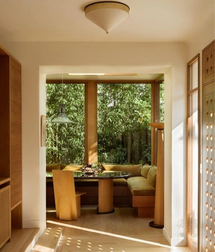 Трехэтажный дом в Париже, вдохновленный работами Тадао Андо