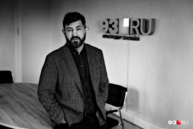 Аванесян не стеснялся общаться с журналистами | Источник: Дарья Паращенко / 93.RU