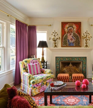 «Кэрри Брэдшоу от дизайна»: яркий дом в Сан-Антонио стал домом мечты для 77-летней хозяйки