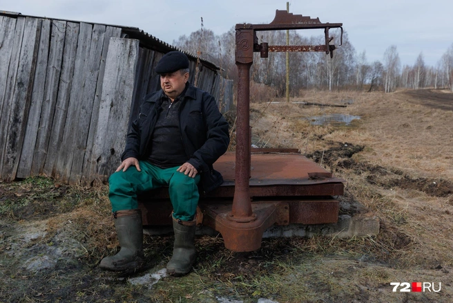 Когда мы говорим о дочери, Лео скрещивает руки и подбирает слова. Для него это была волнительная встреча | Источник: Ирина Шарова / 72.RU