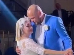 Невеста нервничала из-за платья, а Кай Метов смешил публику: как гуляли на свадьбе Булановой